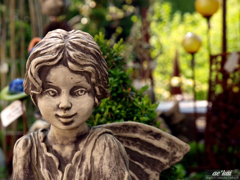 Angel Sculpture; Engelskulptur; private garden in Dürnten, Switzerland